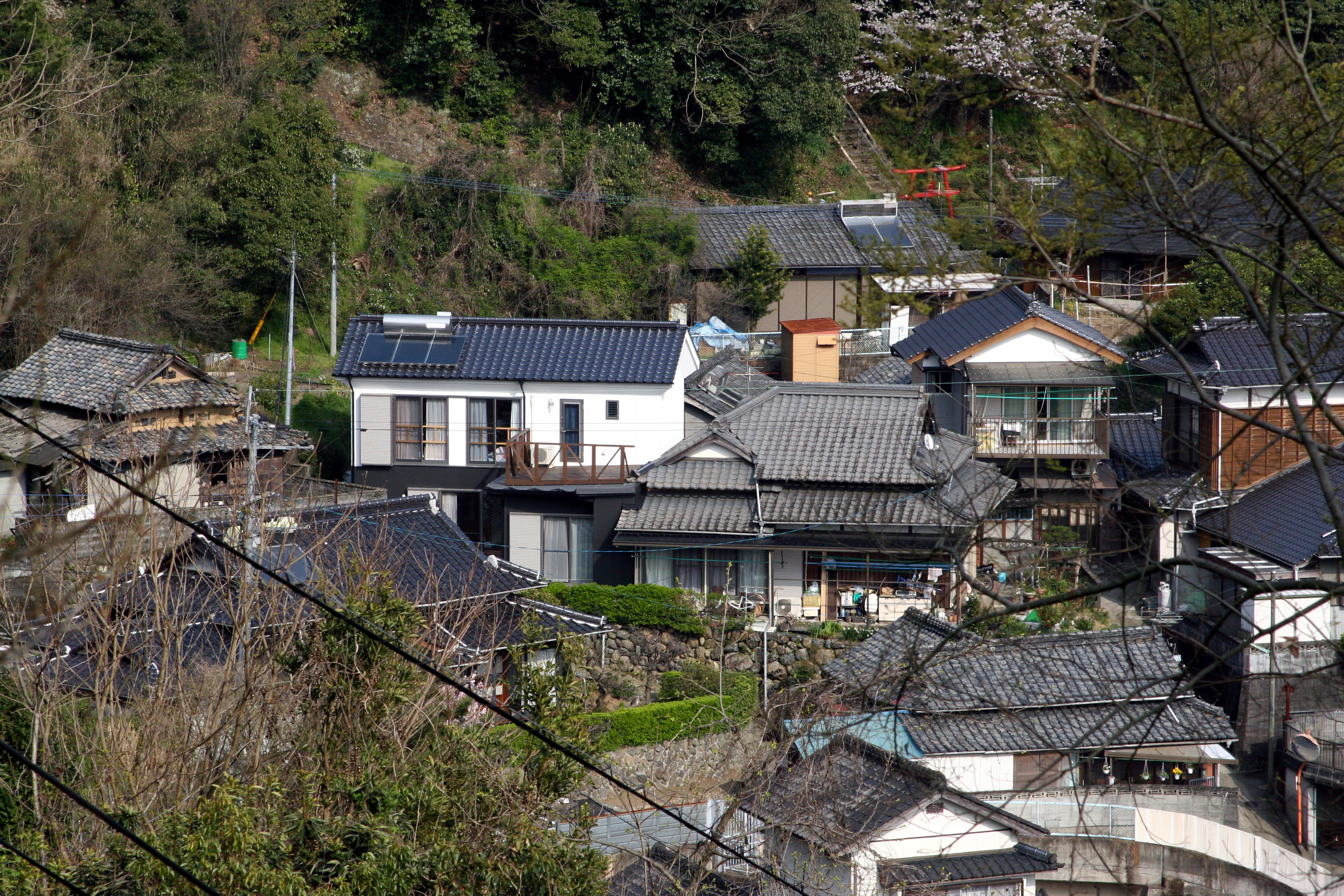 傾斜地に建つ家の増改築